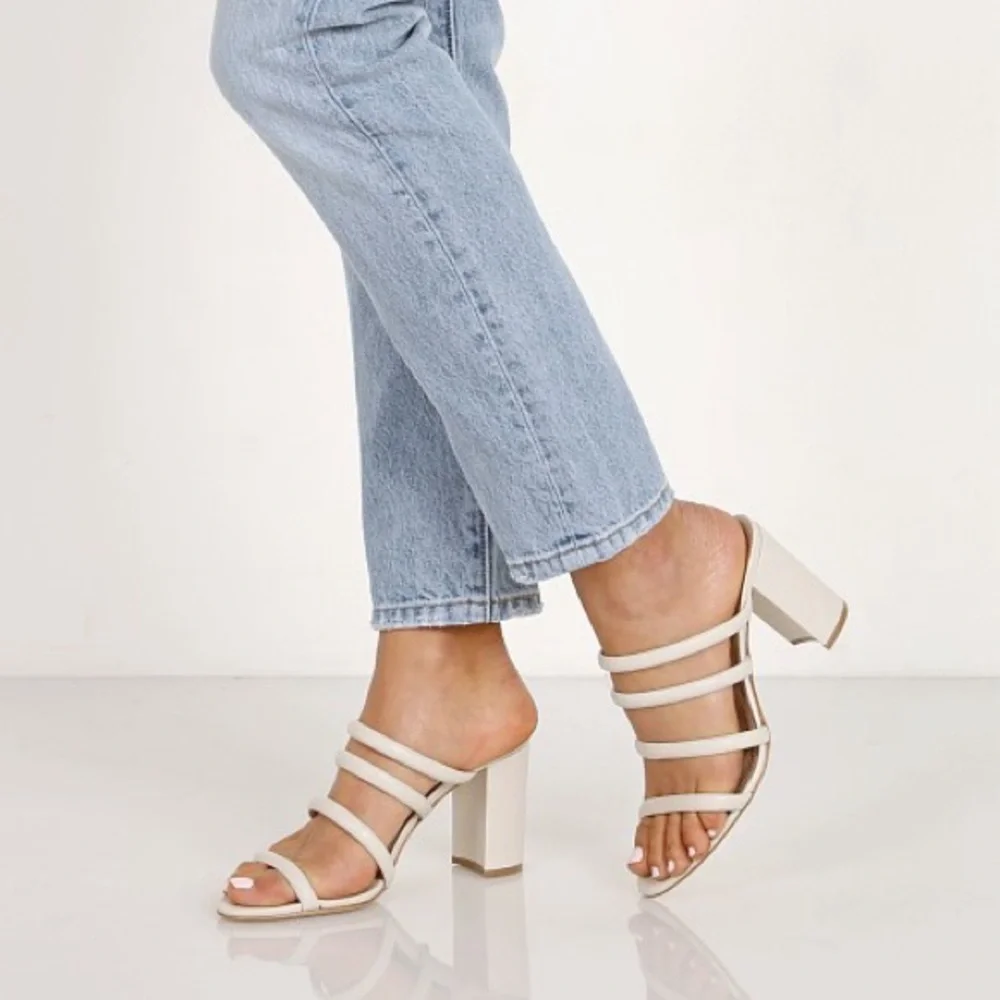 SCHUTZ Felisa Heel Pearl Strappy Block Heels Size 7